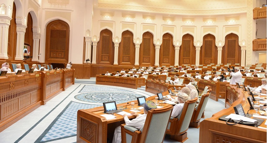 مجلس الدولة يقرّ رأيا حول “تمكين المعلم العُماني” و”الأطر لإلزامية التعليم”