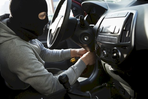 سارقا المركبة المجهولين في قبضة الشرطة
