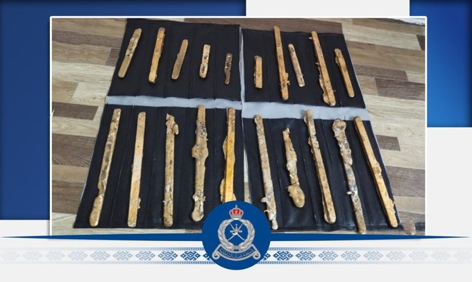 الشرطة تقبض على 3 آسيويين لسرقتهم مـن أحد محال بيـع المجوهرات في مسقط