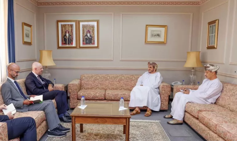 وكيل الشؤون الدبلوماسية يناقش التطورات مع سفير المملكة المتحدة لدى اليمن