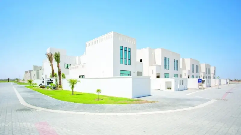 قيمته 100 ريال عماني .. إضافة بند نقل وتسجيل الوحدة العقارية في “صروح” إلى لائحة رسوم وزارة الإسكان
