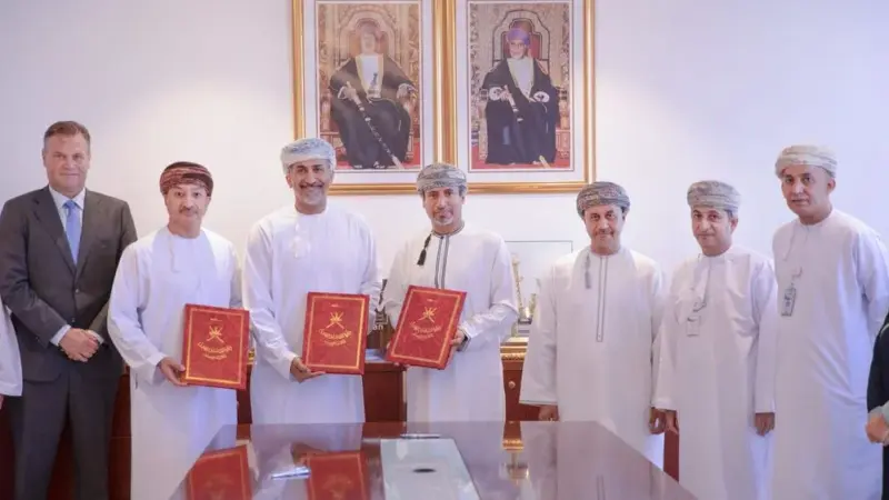 توقيع اتفاقية لبناء خط أنبوب جديد لنقل وتخزين النفط العماني من محطة رأس مركز