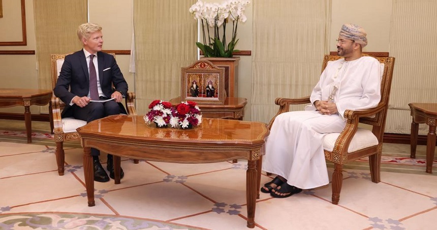 وزير الخارجية يستعرض مع المبعوث الأممي مساعي الهدنة في اليمن
