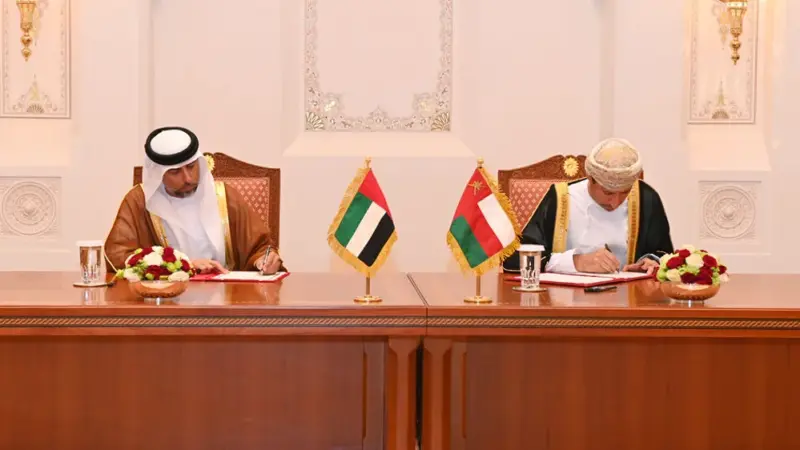 سلطنة عُمان والإمارات توقعان 16 اتفاقية في مختلف المجالات