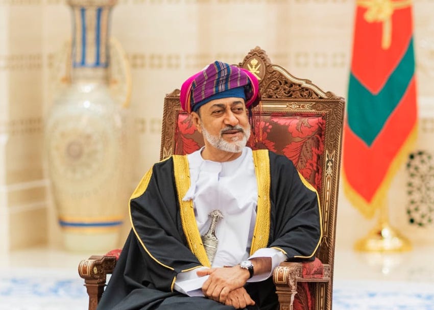 جلالةِ السُّلطان المعظم يصدر مرسوما  بمنح الجنسية العمانية لـ 216 شخصا 