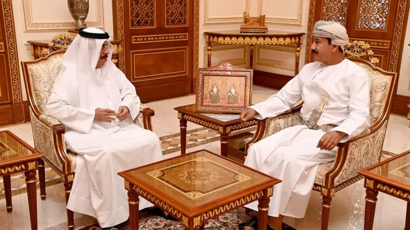 وزير المكتب السُّلطاني يستقبل سفير دولة الإمارات العربية المتحدة