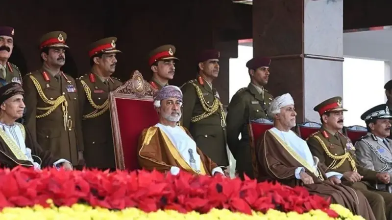 الانتهاء من تجهيزات الاحتفال بالعيد الوطني الـ 52 المجيد