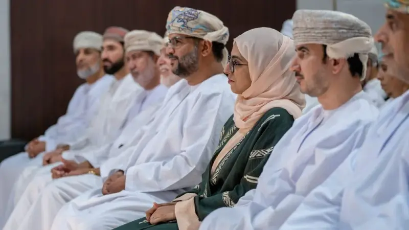 تدشين كتاب (الإعلام والشورى واقع الإعلام البرلماني في سلطنة عمان) لأحلام الحضرمية