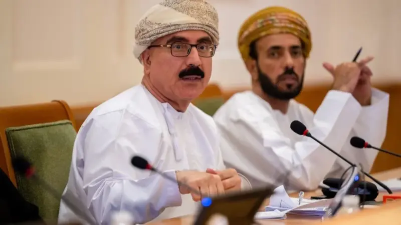 الشورى يستعرض مشروع قانون الحماية الاجتماعية مع اللجنة العمانية لحقوق الانسان