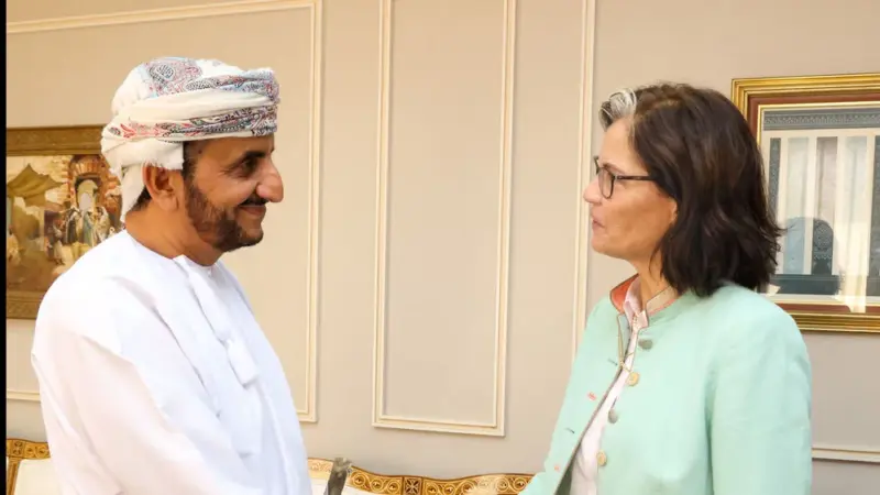 وكيل الخارجية للشؤون السياسية يتسلّم نسخًا من أوراق اعتماد عدد من السفراء المعيّنين لدى سلطنة عُمان