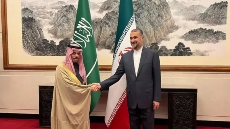 وزير الخارجية السعودي يلتقي بنظيره الإيراني في طهران