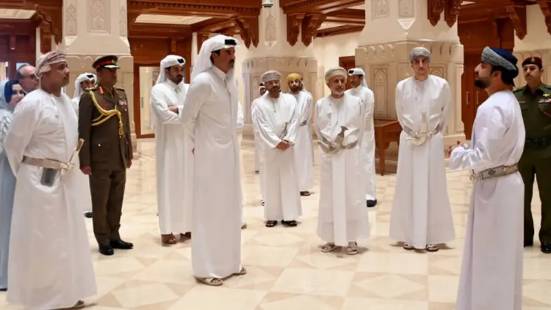 أميرُ دولة قطر يزور دار الأوبرا السُّلطانية بالعاصمة مسقط