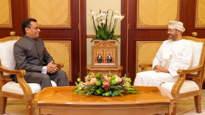 وزير الخارجية يستقبل سفير الهند بمناسبة انتهاء مهام عمله