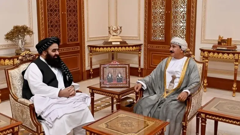 وزير المكتب السلطاني يستقبل وزير خارجية أفغانستان وسفيرين