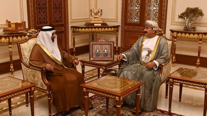 وزيرُ المكتب السُّلطاني يستقبل سفير الإمارات للتوديع