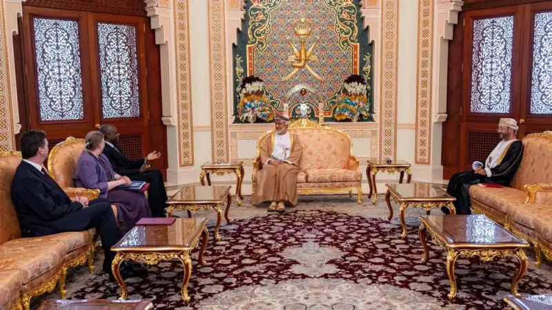 جلالةُ السُّلطان المعظم يستقبل وزير خارجية المملكة المتحدة
