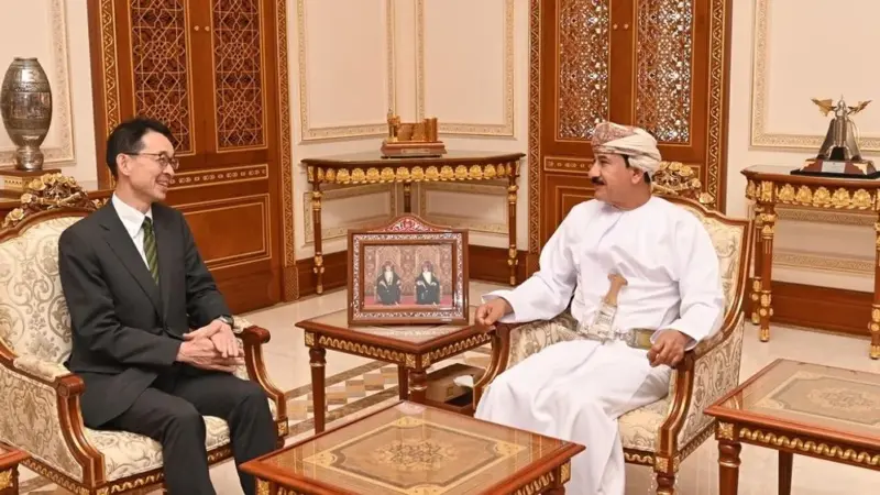 وزير المكتب السلطاني يبحث التعاون مع سفيري اليابان والسودان