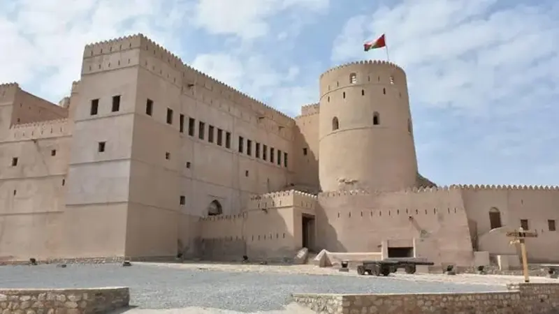 زيانة الحراصي لـ«الوصال»: 31 موقعًا تاريخيًّا أُسندت للقطاع الخاص.. وقلعة الرستاق تتجه نحو تجربة سياحية متكاملة